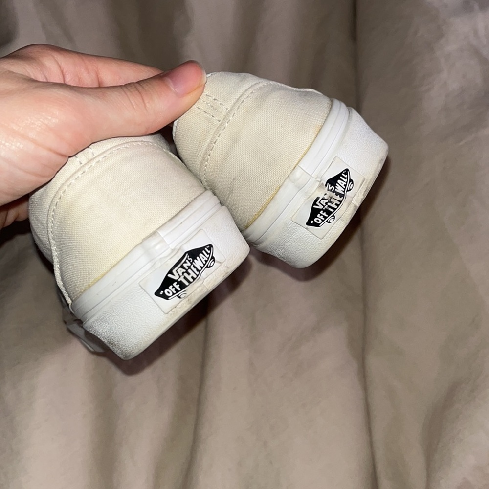 Vans - Picture 3 of 7
